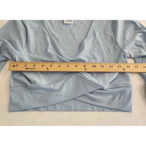 GYMSHARK Long Sleeve Crossover Crop Top Light Blue Workout Womens‎ Small EUC - Picture 10 of 11
